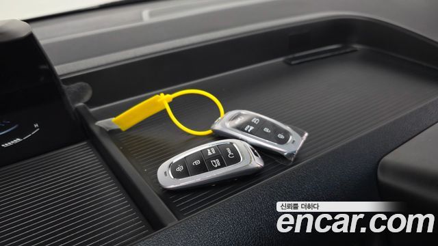 Hyundai Staria Lounge 9-Seater Prestige 2023 — фото 15