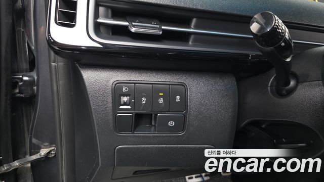 Hyundai Staria Lounge 9-Seater Prestige 2023 — фото 19