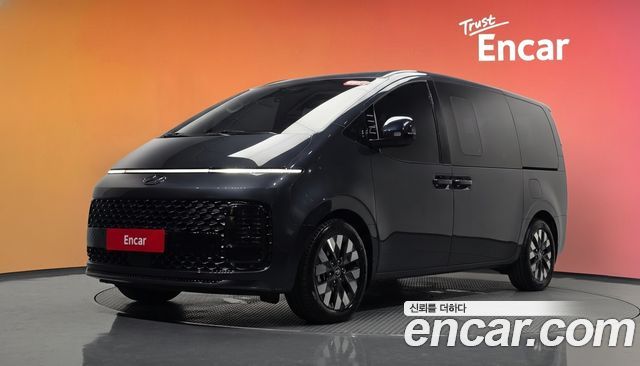 Hyundai Staria Lounge 9-Seater Prestige 2023 — фото 1