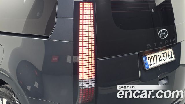 Hyundai Staria Lounge 9-Seater Prestige 2023 — фото 23