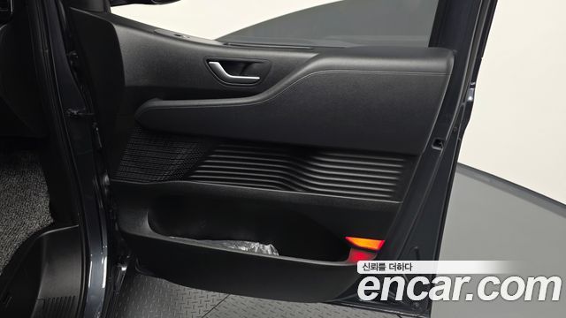 Hyundai Staria Lounge 9-Seater Prestige 2023 — фото 25
