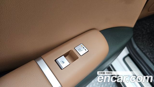 Hyundai Grandeur (GN7) 3.5 Gasoline 2WD Exclusive 2025 — фото 19
