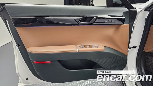 Hyundai Grandeur (GN7) 3.5 Gasoline 2WD Exclusive 2025 — фото 24