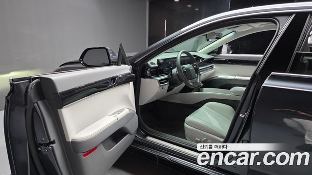 Hyundai Grandeur (GN7) 2,5 Gasoline 2WD Premium 2023 — фото 10