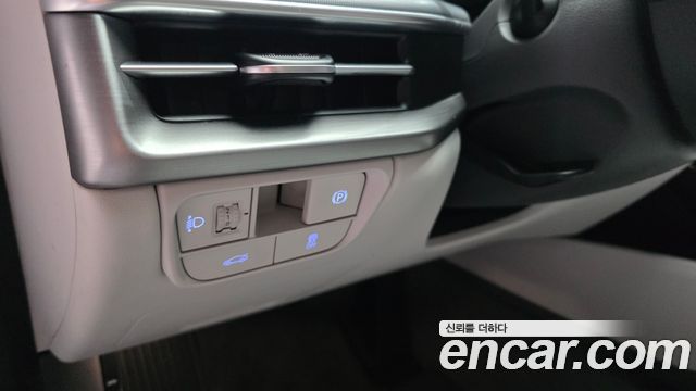 Hyundai Grandeur (GN7) 2,5 Gasoline 2WD Premium 2023 — фото 14