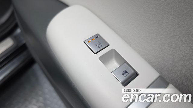 Hyundai Grandeur (GN7) 2,5 Gasoline 2WD Premium 2023 — фото 19