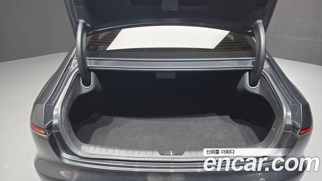 Hyundai Grandeur (GN7) 2,5 Gasoline 2WD Premium 2023 — фото 20