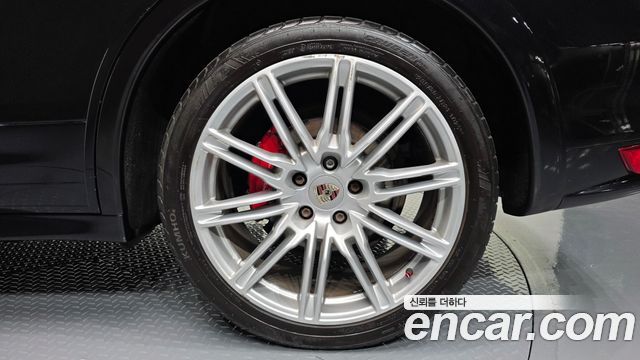 Porsche Cayenne 4.8 GTS 958 2013 — фото 27