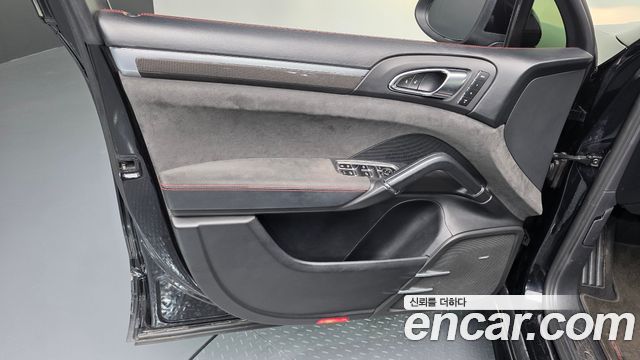 Porsche Cayenne 4.8 GTS 958 2013 — фото 30