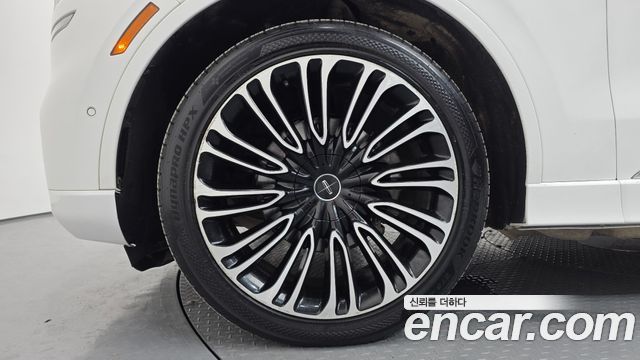 Lincoln Aviator (II) 3.0 Black Label AWD 2022 — фото 5