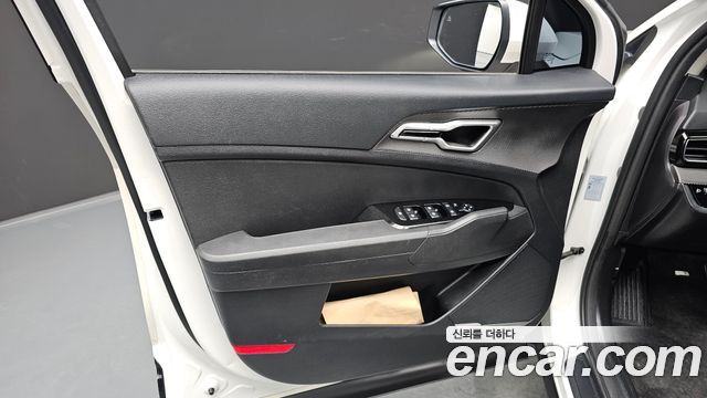 Kia Sportage (V) Diesel 2.0 2WD Prestige 2022 — фото 24