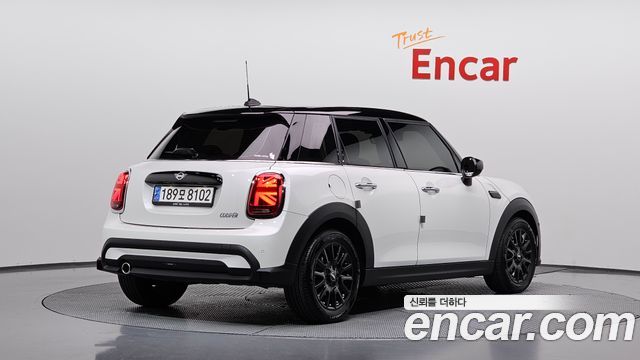 MINI Cooper 5Door Classic Third Generation 2024 — фото 2