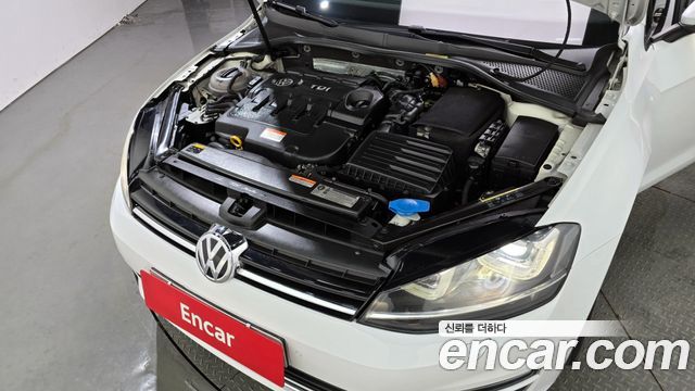 Volkswagen Golf (VII) 2.0 TDI Premium 2015 — фото 6