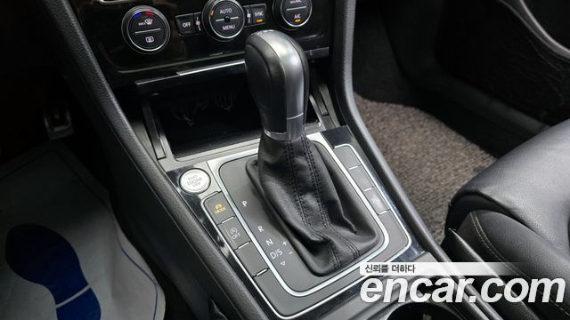 Volkswagen Golf (VII) 2.0 TDI Premium 2015 — фото 9