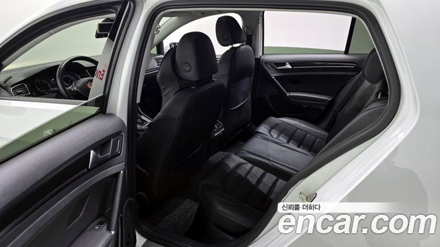 Volkswagen Golf (VII) 2.0 TDI Premium 2015 — фото 15