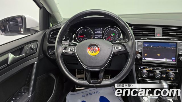 Volkswagen Golf (VII) 2.0 TDI Premium 2015 — фото 18