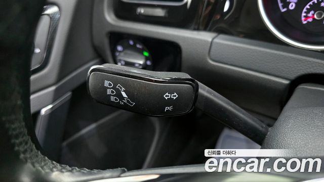 Volkswagen Golf (VII) 2.0 TDI Premium 2015 — фото 19