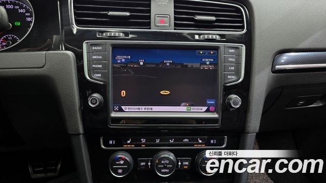 Volkswagen Golf (VII) 2.0 TDI Premium 2015 — фото 20
