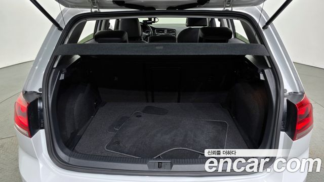 Volkswagen Golf (VII) 2.0 TDI Premium 2015 — фото 24