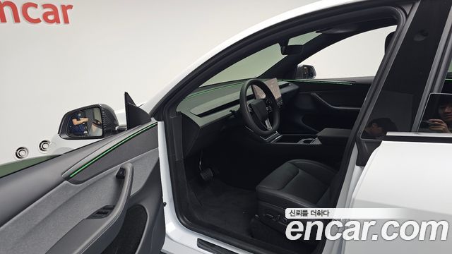 Tesla Model Y Premium RWD 2026 — фото 10
