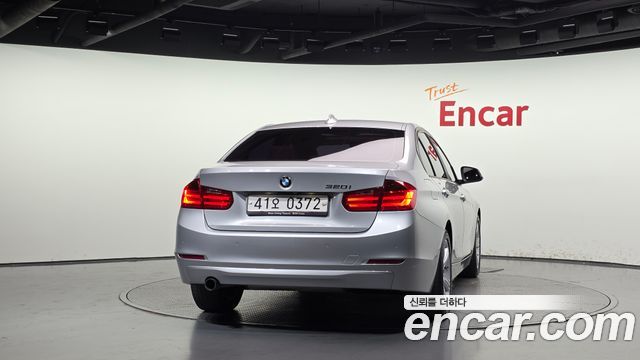BMW 3 Series (F30) 320i 2015 — фото 4