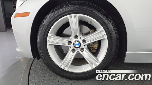 BMW 3 Series (F30) 320i 2015 — фото 5