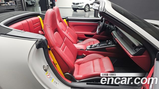 Porsche 911 (992) Carrera 4 Cabriolet 2021 — фото 10