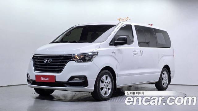 Hyundai Grand Starex Wagon 12-Seater Smart