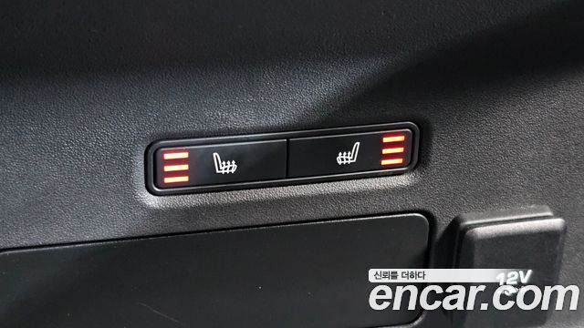 Land Rover Range Rover Velar 3.0 P380 R-Dynamic SE 2019 — фото 19