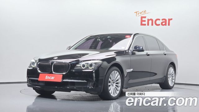 BMW 7 Series (F01) 740Li