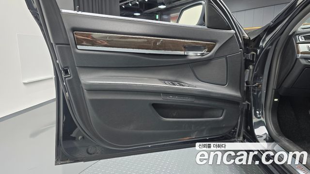 BMW 7 Series (F01) 740Li 2012 — фото 24
