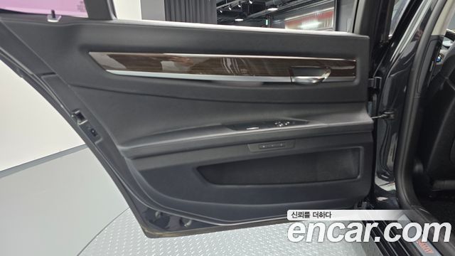 BMW 7 Series (F01) 740Li 2012 — фото 25