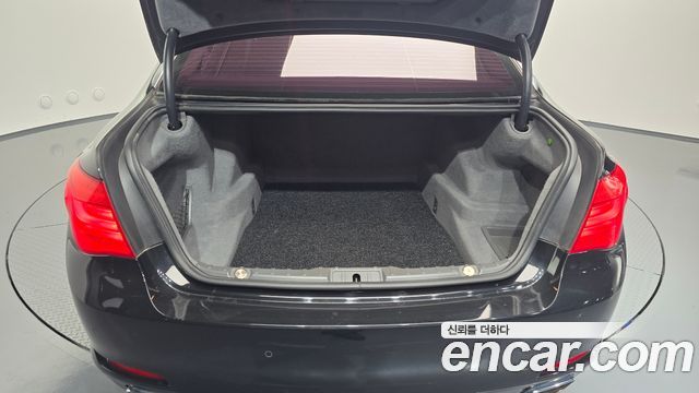 BMW 7 Series (F01) 740Li 2012 — фото 35
