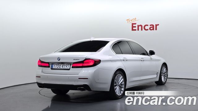 BMW 5 Series (G30) 520i Luxury 2021 — фото 2