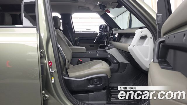 Land Rover Defender (L663) 110 D240 SE 2020 — фото 11