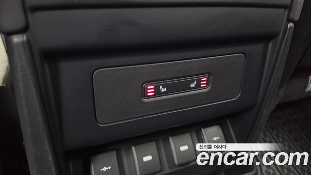 Land Rover Defender (L663) 110 D240 SE 2020 — фото 19