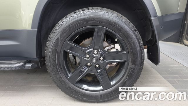 Land Rover Defender (L663) 110 D240 SE 2020 — фото 21