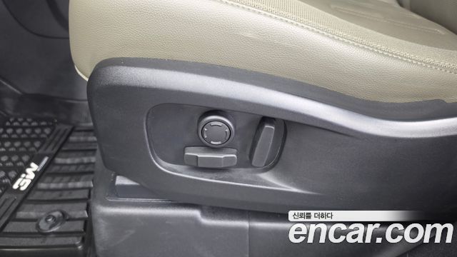 Land Rover Defender (L663) 110 D240 SE 2020 — фото 32