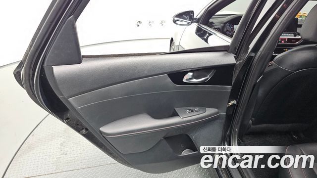 Kia K3 5Door GT Plus 2019 — фото 25