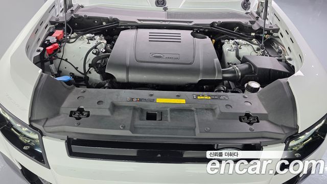 Land Rover Defender (L663) 110 P300 X-Dynamic SE 2025 — фото 6