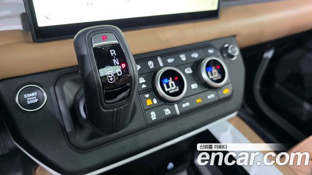 Land Rover Defender (L663) 110 P300 X-Dynamic SE 2025 — фото 9