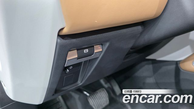 Land Rover Defender (L663) 110 P300 X-Dynamic SE 2025 — фото 23