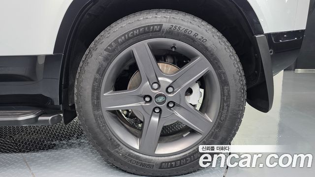 Land Rover Defender (L663) 110 P300 X-Dynamic SE 2025 — фото 27