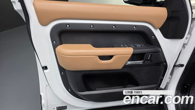 Land Rover Defender (L663) 110 P300 X-Dynamic SE 2025 — фото 30