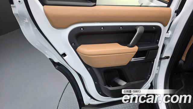 Land Rover Defender (L663) 110 P300 X-Dynamic SE 2025 — фото 31