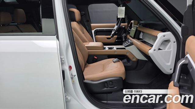 Land Rover Defender (L663) 110 P300 X-Dynamic SE 2025 — фото 32