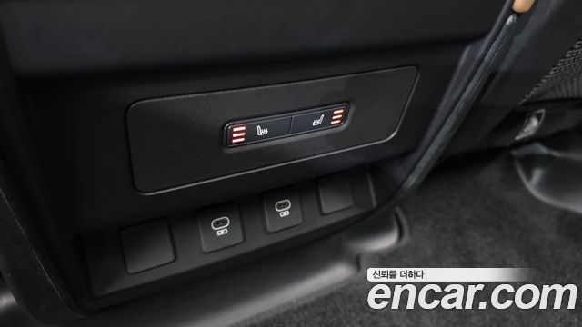 Land Rover Defender (L663) 110 P300 X-Dynamic SE 2025 — фото 36