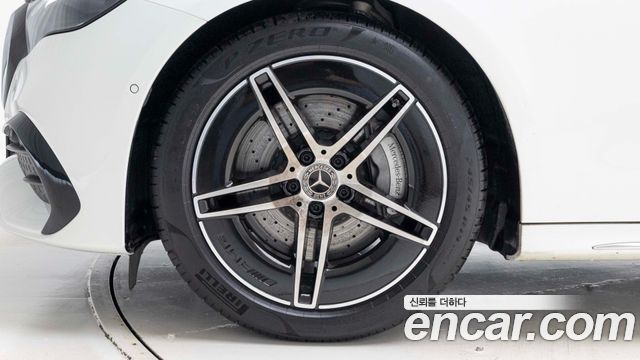 Mercedes-Benz E-Class (W214) E200 AMG Line 2026 — фото 5