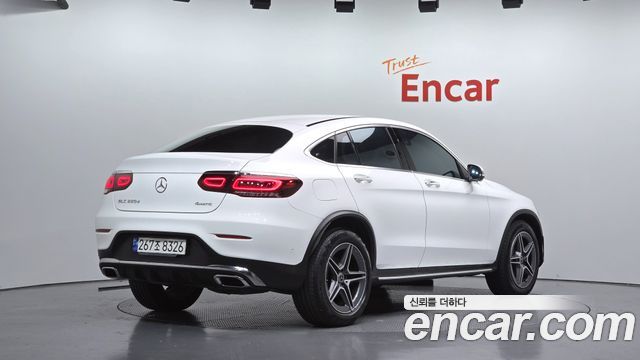 Mercedes-Benz GLC-Class (X253) GLC220 d 4MATIC Coupe 2023 — фото 2