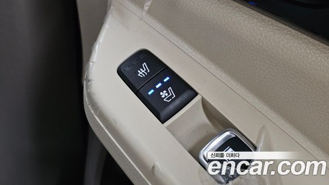 Kia Carnival (IV) HEV 9-Seater Hi-Limousine (Special vehicle) 2025 — фото 18